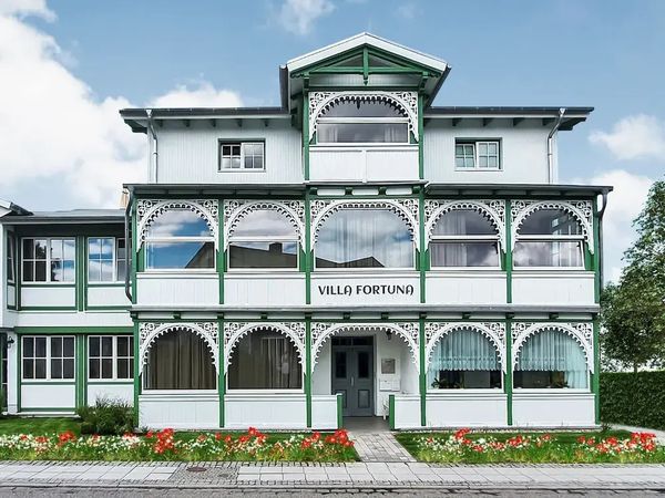 3 Tage Kurzurlaub im Villa Fortuna in Baabe, Mecklenburg-Vorpommern Aktuelle Ostseereisen online kaufen 3 Tage Kurzurlaub im Villa Fortuna in Baabe, Mecklenburg-Vorpommern Aktuelle Ostseereisen online kaufen