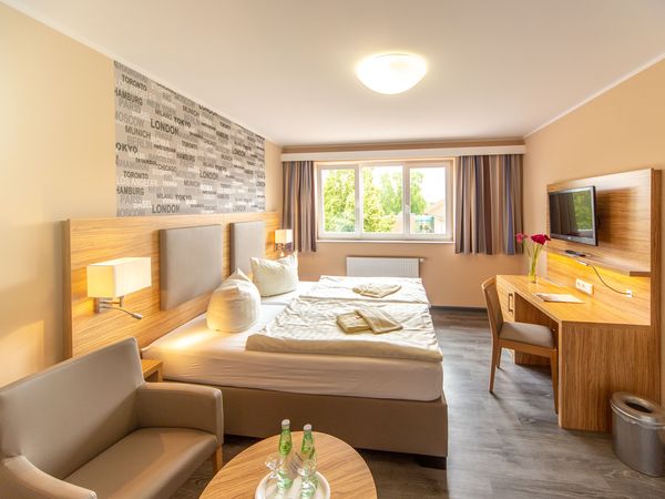 8 Tage Kurzurlaub an der Ostsee in Stralsund, Mecklenburg-Vorpommern inkl. Frühstück Aktuelle Ostseereisen online kaufen 8 Tage Kurzurlaub an der Ostsee in Stralsund, Mecklenburg-Vorpommern inkl. Frühstück Aktuelle Ostseereisen online kaufen