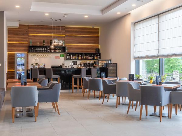 8 Tage mit Halbpension Strand - Nationalpark - Ostsee Vestina Hotel in Misdroy (Miedzyzdroje), Westpommern inkl. Halbpension Aktuelle Ostseereisen online kaufen 8 Tage mit Halbpension Strand - Nationalpark - Ostsee Vestina Hotel in Misdroy (Miedzyzdroje), Westpommern inkl. Halbpension Aktuelle Ostseereisen online kaufen