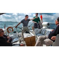 Lübeck Regatta Segeln Lübeck-Travemünde (ca. 3 Std.) in Plane rund 3 Stunden ein.